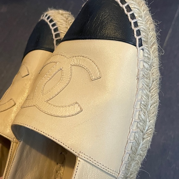 Chanel CC Cap Toe Espadrilles Beige & Black Lambskin Leather Size 38 shoe flat - Picture 8 of 15